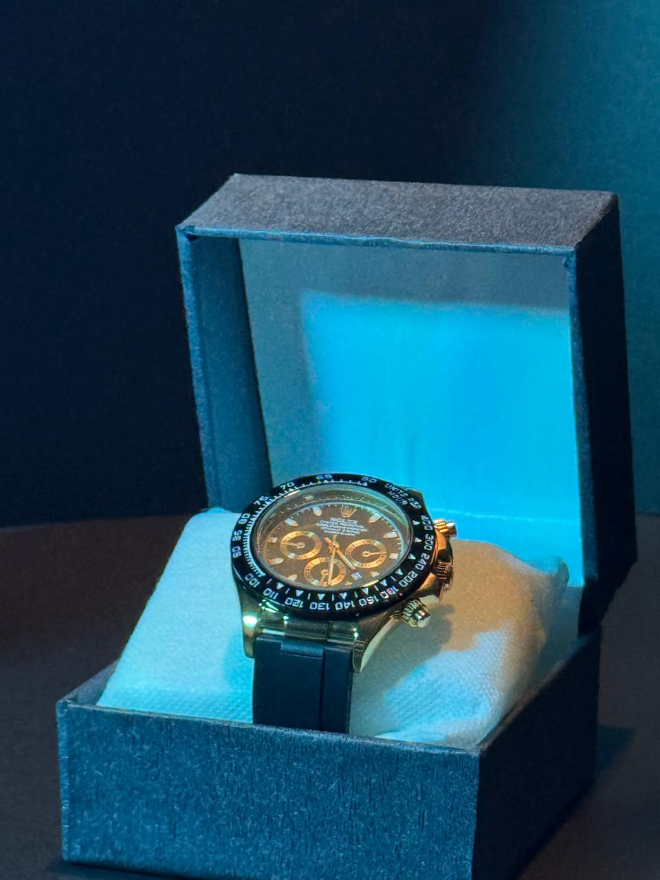 Rolex-Style Luxury Watch With Rotating Bezel