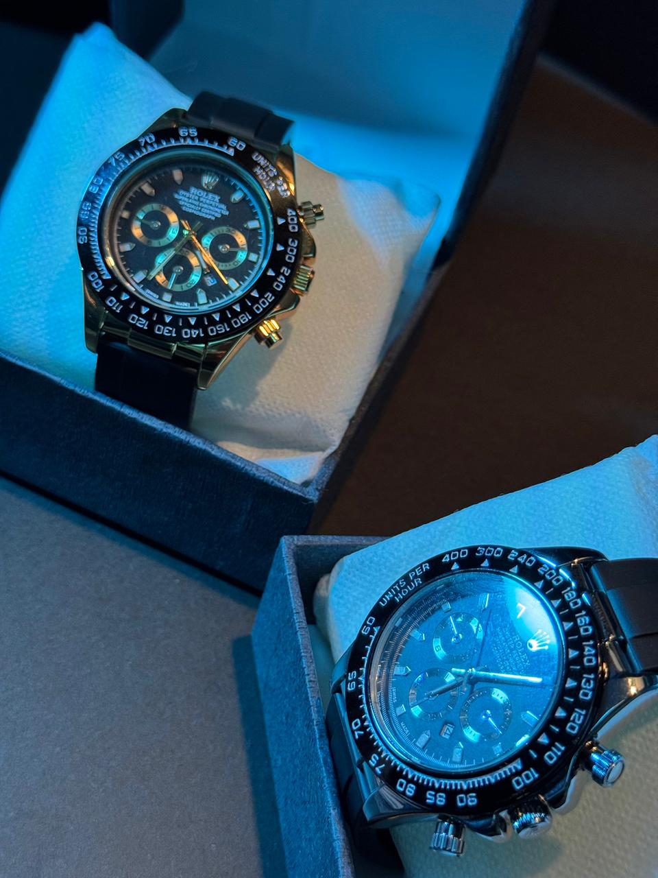 Rolex-Style Luxury Watch With Rotating Bezel